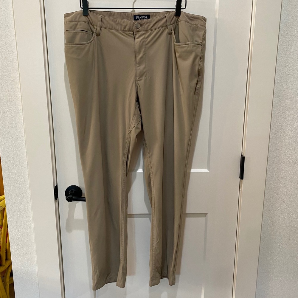 Jos A Bank Traveler Pants Mens 38x30 Tan Khaki Slim Fit Performance 5-Pocket